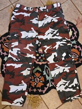 🔥🔥Y2K Red & Black Camouflage Cargo Pants🔥🔥 Size 40W X 32L